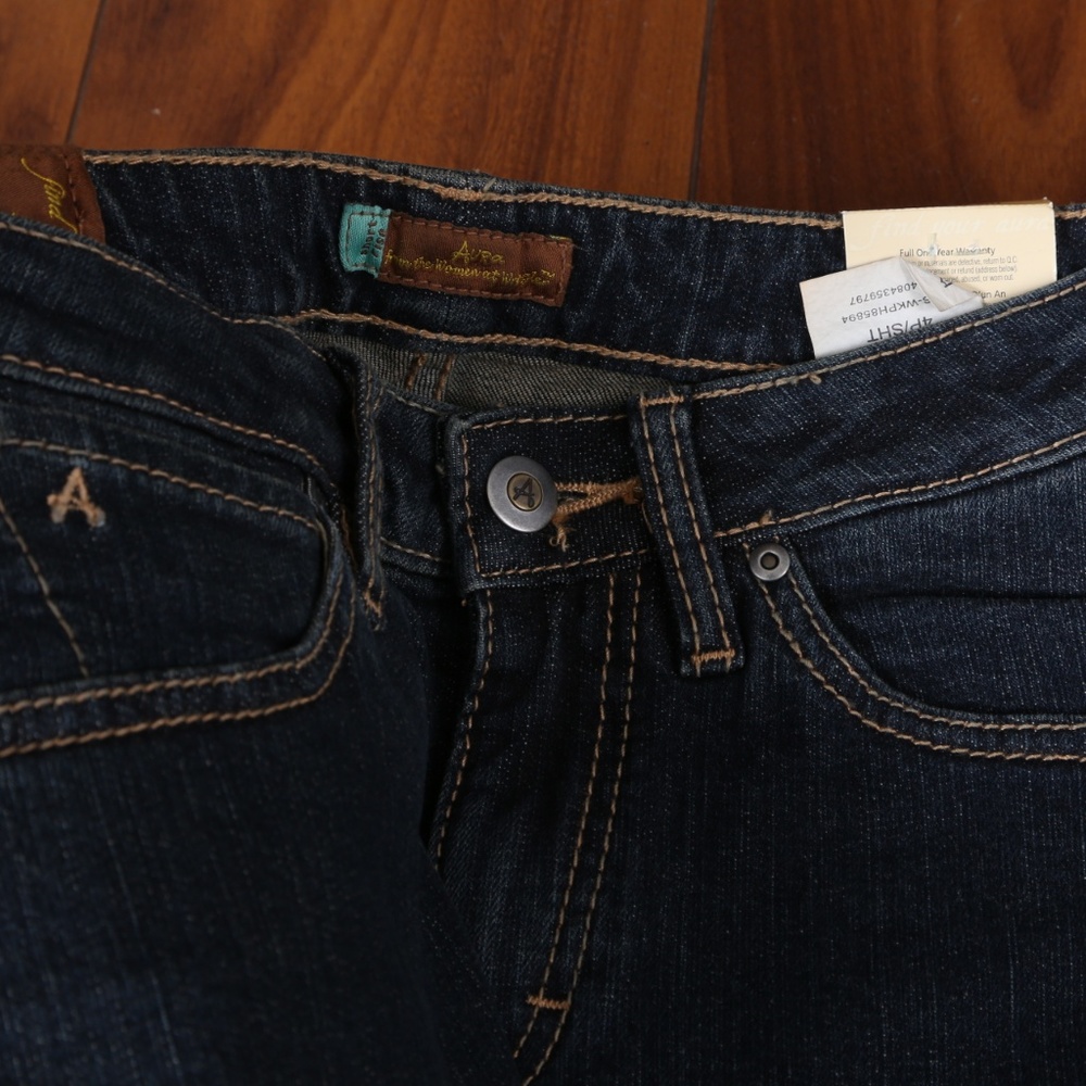Aura Jeans - Picture 3 of 4